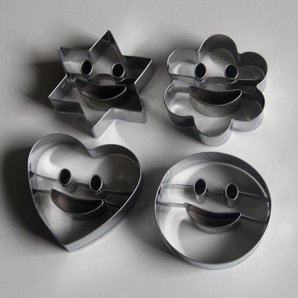 HB0434 Fashion 4pcs Metal Smile Faces Cutout Cookie Cutter set
