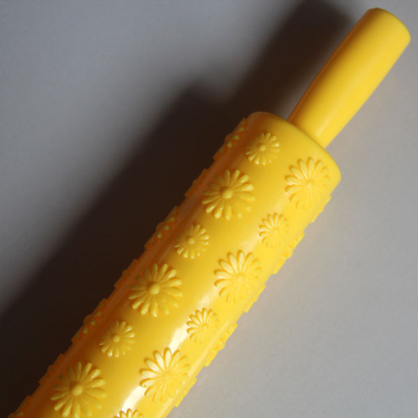 HB0483  Plastic Yellow Daisy Pattern Fondant Rolling Pin