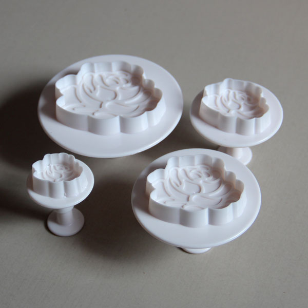 HB0513  Plastic Hot Rose Plunger Cookie Cutter Set chocolate mold