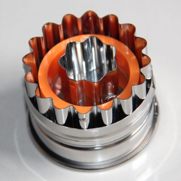 HB0433  Metal Diamond Cutout Cake Mold