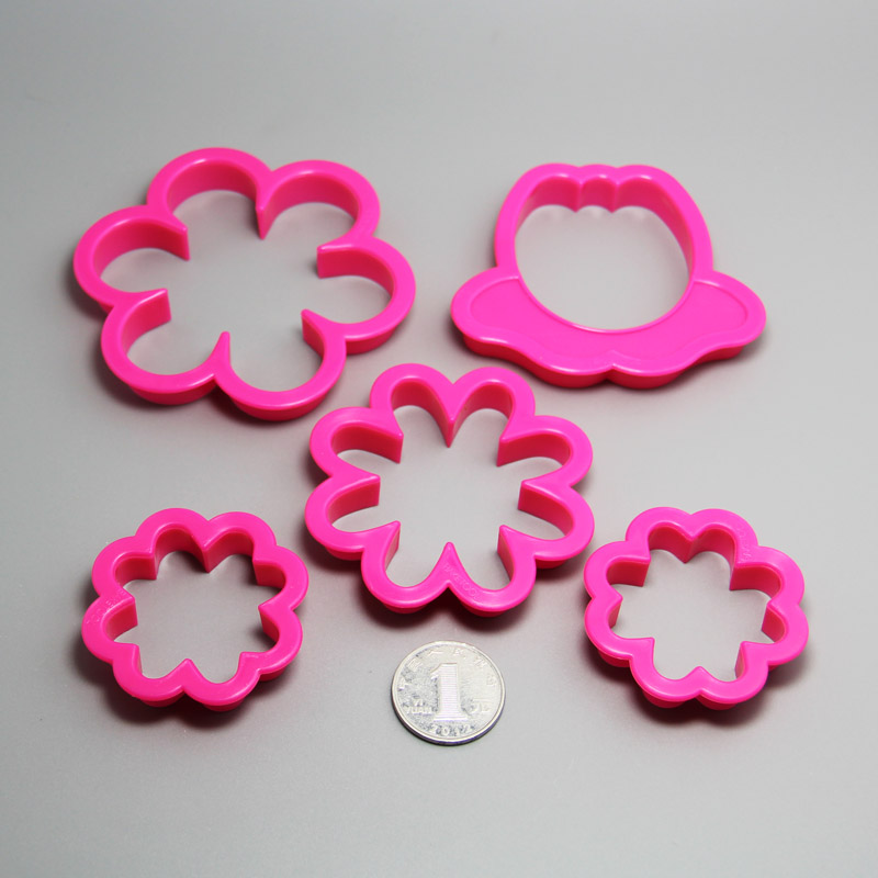 HB0206 5pcs Plastic Pretty Flower shape cookie cutters set