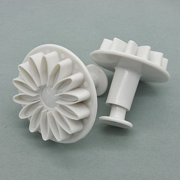 HB0311 Plastic 3pcs Sunflower Shaped Plunger cutters chocolate mold