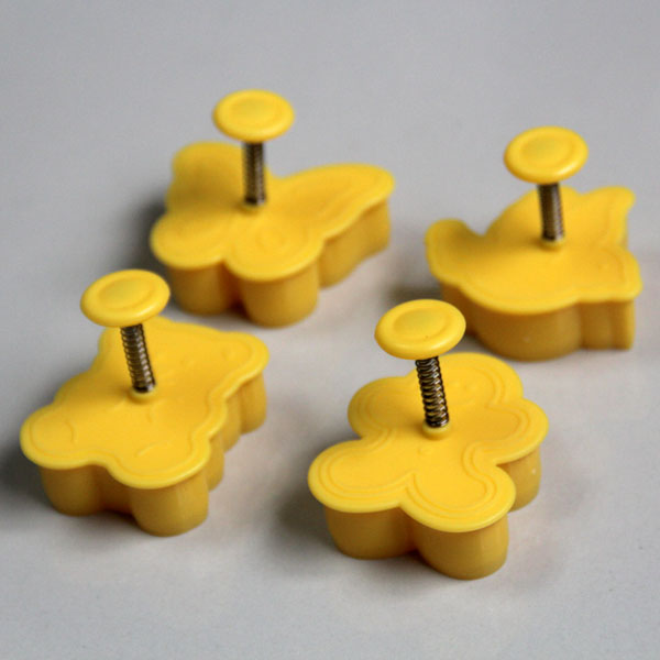 HB0396 Plastic 4pcs Yellow Human&Animals shape plunger cutter set