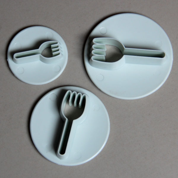 HB0467 Plastic 3 pcs Fork Shape Press Cookie Cutter